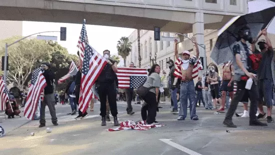 'No Kings' foot soldiers ignore organizers' warning, go all in for Democrats