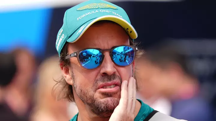 "Sürücülərin keyfiyyəti çox aşağıdır" - Alonso, toqquşmadan sonra Albonu tənqid etdi