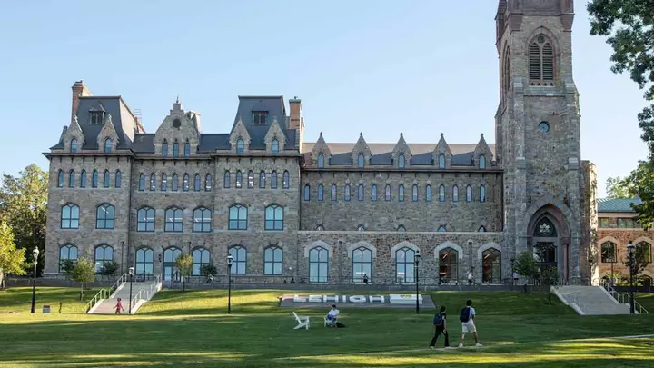 Why students in a Pennsylvania midterm battleground fear AI is about to kill their future