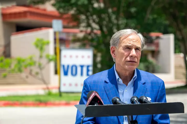 Ken Paxton xəbərdarlıq edir: Greg Abbott 'çətinlik çəkir': Texas sorğuları nəyi göstərir