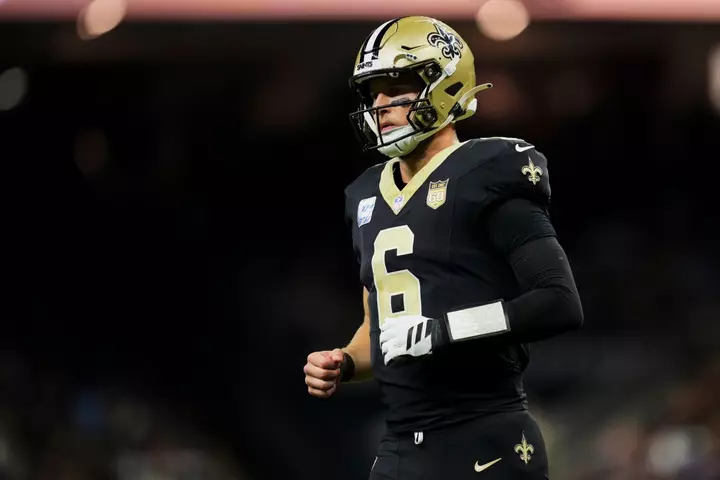 NFL insideri Müqəddəslər QB şok edici zədə ilə oynadığını açığ vurur