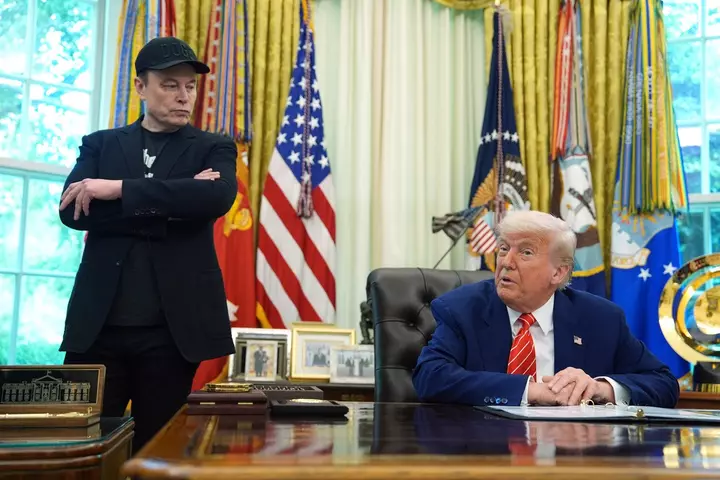 Trump Says Musk Restored Starlink as Ukraine Blame Game Deepens