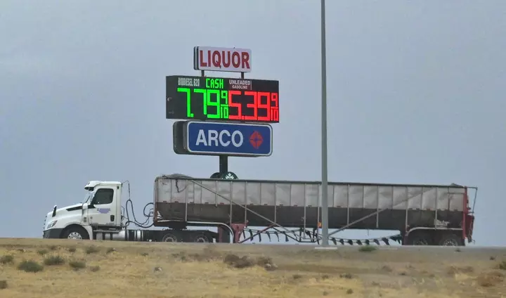 Truckers Face Double Squeeze Ahead of Holiday Season