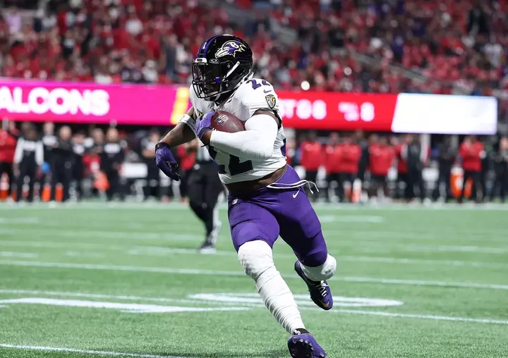 Ravens' Derrick Henry on Verge of Joining Jerry Rice in Exclusive NFL Club