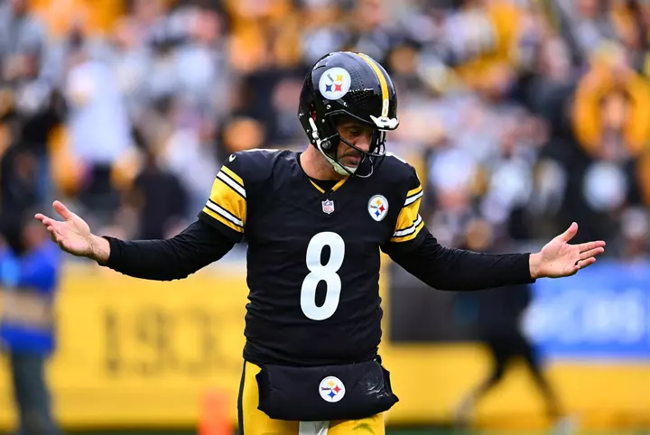 Aaron Rodgers gənc kimi oynayır və JJ Watt bunu bəyənir, lakin hələ də zarafat edir