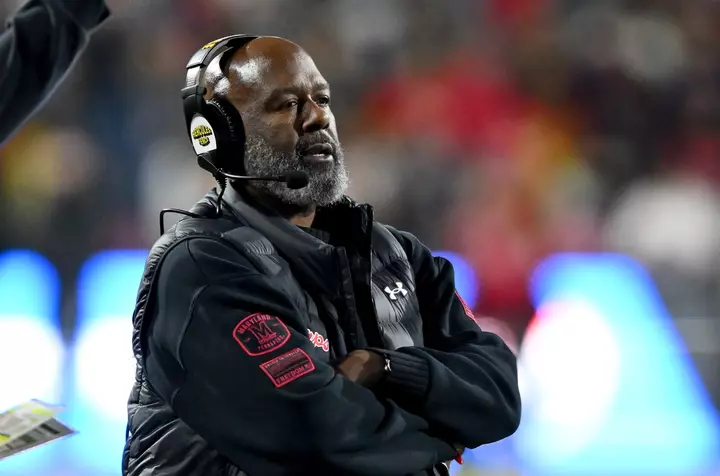 Maryland Mike Locksley‑i mövsümün fəlakətli başlanğıcından sonra işdən çıxardı