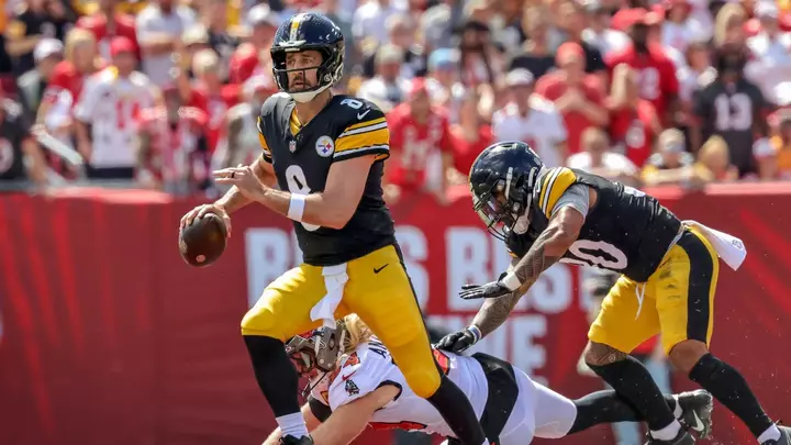 Aaron Rodgers calls for NFL to examine Buccaneers' field over player-safety concerns