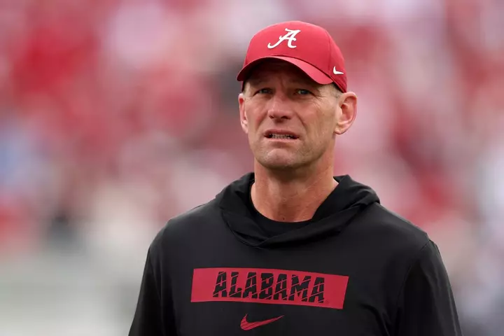 Alabama Tennessee‑yə qarşı gözlənilməz məğlubiyyətdən sonra xəbərdarlıq alır
