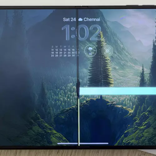 Some iPhone Duo screens are already failing