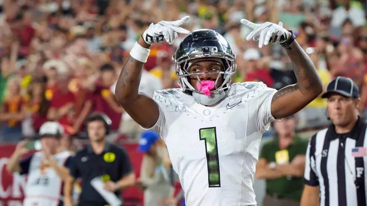 College football score predictions for Week 9, 2026: Model backs Oregon (-3.5) against Northwestern