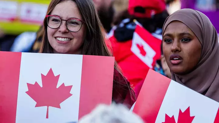 Alberta voters set to reject separation from Canada, early results show