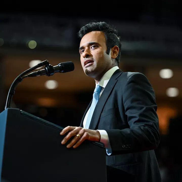 Vance Defends Ramaswamy’s Ad as Backlash Threatens Ohio Campaign