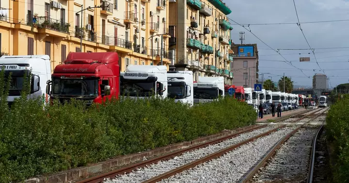 Trucker blockades in southern Italy ramp up pressure on Meloni