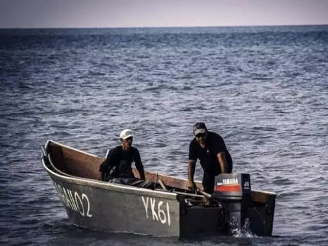 Hörmüz boğazındakı balıqçılara PUA hücumu olub