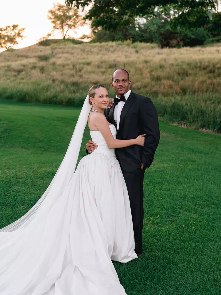 Inside Jennifer Meyer and Geoffrey Ogunlesi’s Romantic Beachside Wedding in Hawaii