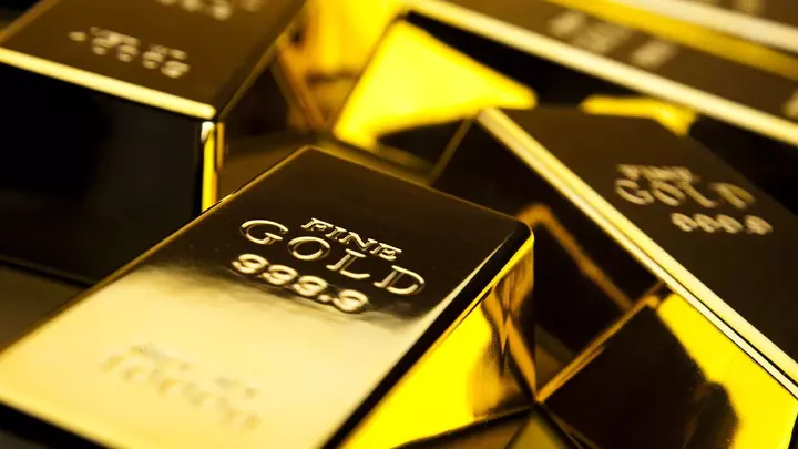 Gold prices fall below $4,000 per ounce amid rising inflation concerns