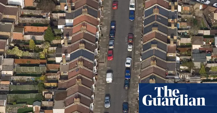‘English nationalist’ content creators film themselves in asylum seekers’ house