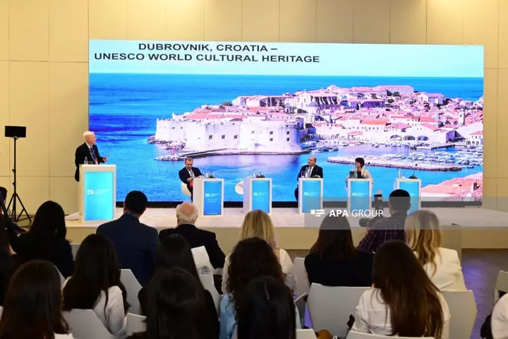 ICESCO Qarabağdakı iki tarixi abidənin sertifikatlarını təqdim etdi