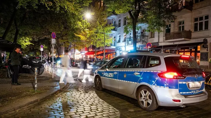 Berlində altı ayda silahla bağlı 585 hüquq pozuntusu qeydə alınıb