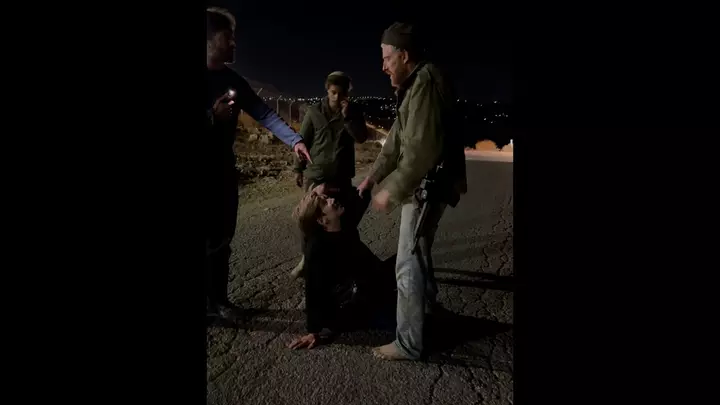 Israeli settlers savagely attack journalists in occupied West Bank