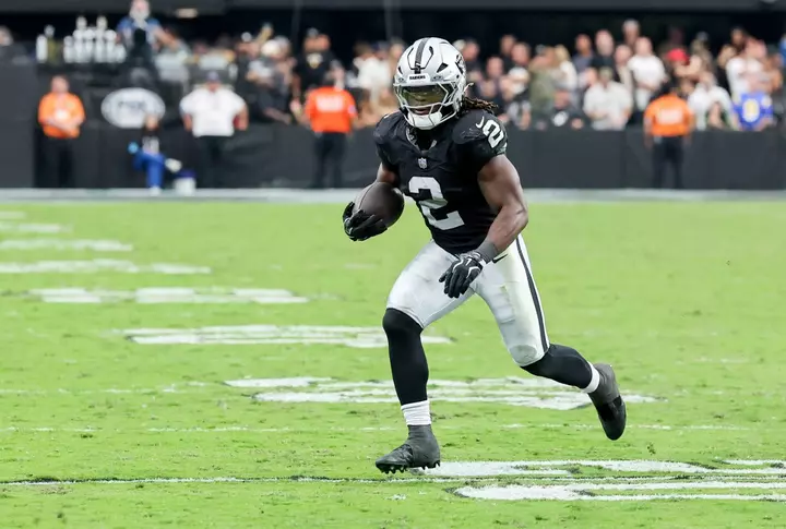 Jets DC Responds to Jab from Raiders RB Ashton Jeanty