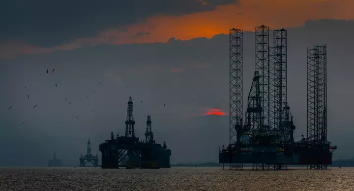 IEA: Qazaxıstanın neft hasilatı sabit qalsa da, sentyabrda ixracı azalıb