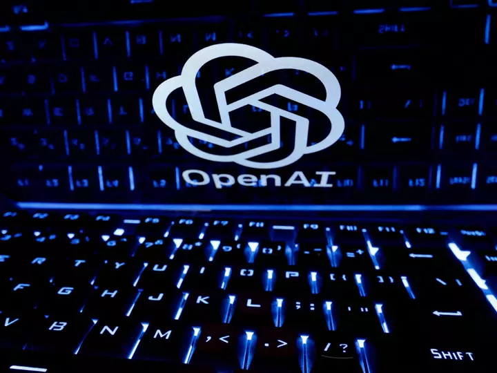 OpenAI mühəndisi görüş otağında dinləmə cihazı tapıldıqdan sonra ittiham edildi