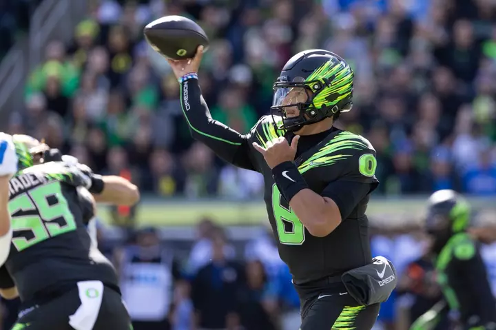 Oregon, Dante Moore hələ də yaralı olduğu halda Illinois qarşısında əsas QB‑ni təyin edir