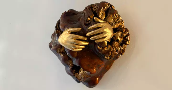 How to Hold Your Heart with Golden Hands