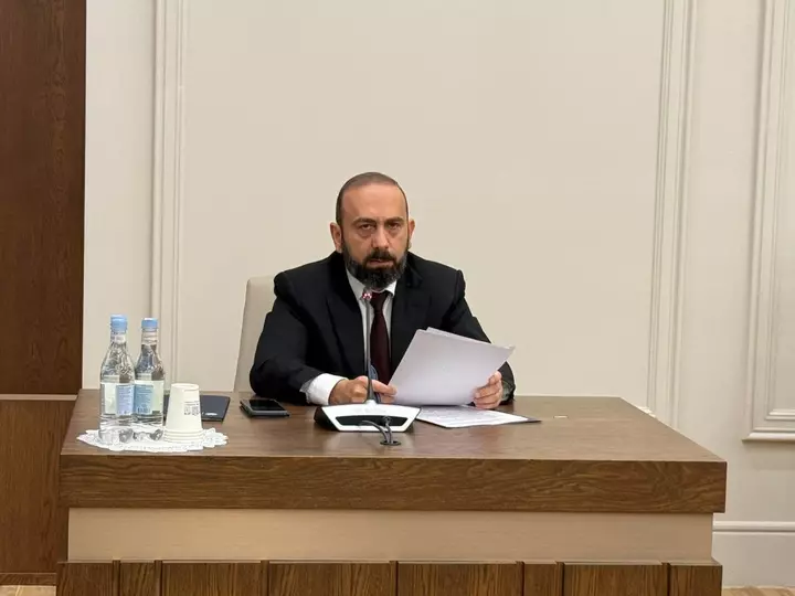 Mirzoyan: Ermənistan dəmir yollarının modernləşdirilməyə ehtiyacı var