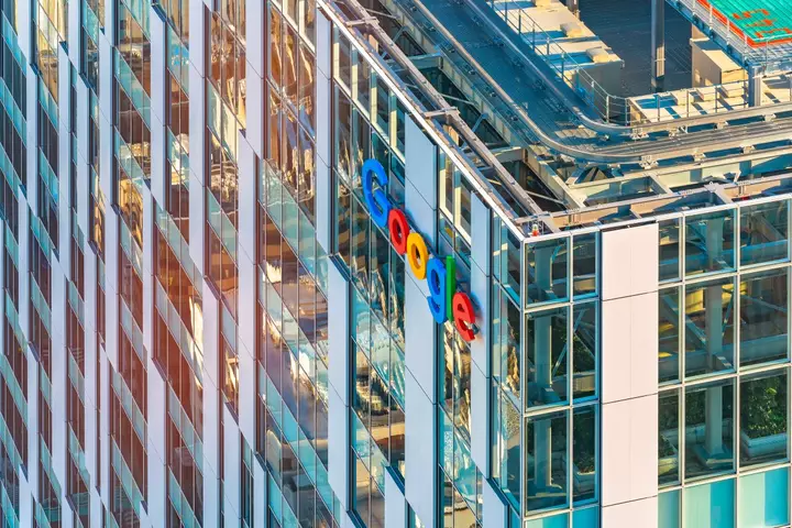 Google amerikalıların məlumat mərkəzlərinə nəyə görə şübhə ilə yanaşdıqlarını sübut edir
