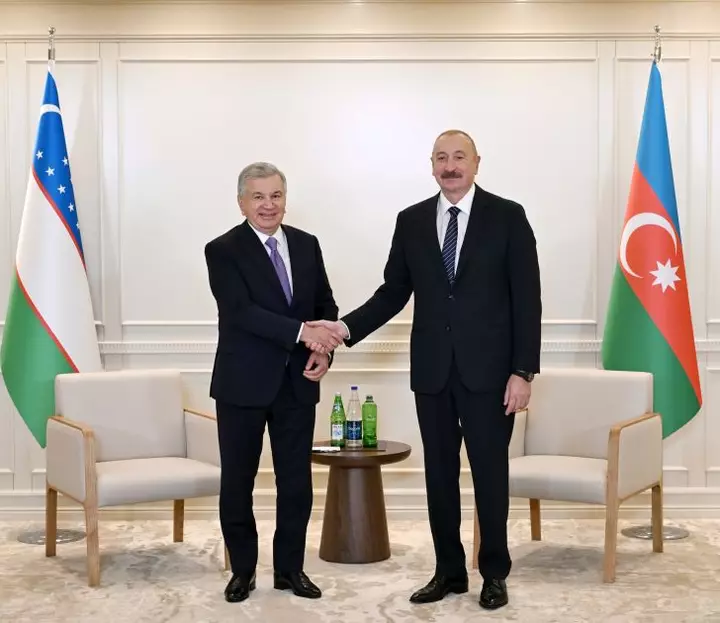 Prezident İlham Əliyev Özbəkistan Prezidentilə görüşdü