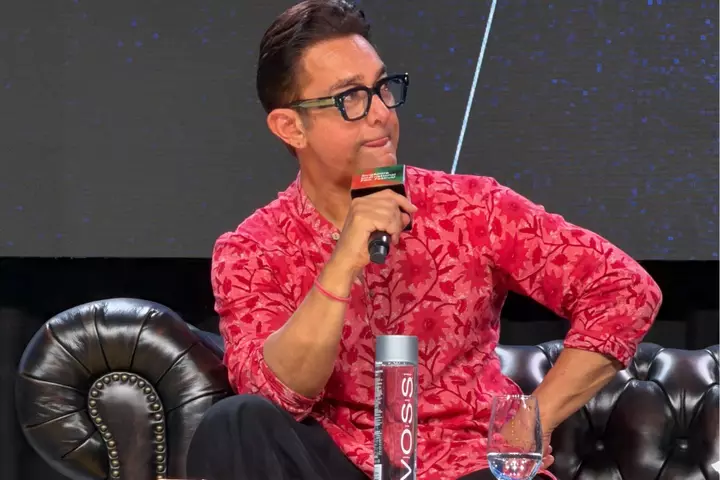 Aamir Khan Tears Up About His Family, Shares Updates on ‘3 Idiots 2,’ ‘Andaz Apna Apna 2’ at Singapore Film Fest