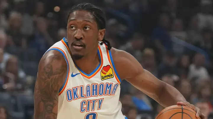 Thunder star Williams stretched off with leg injury