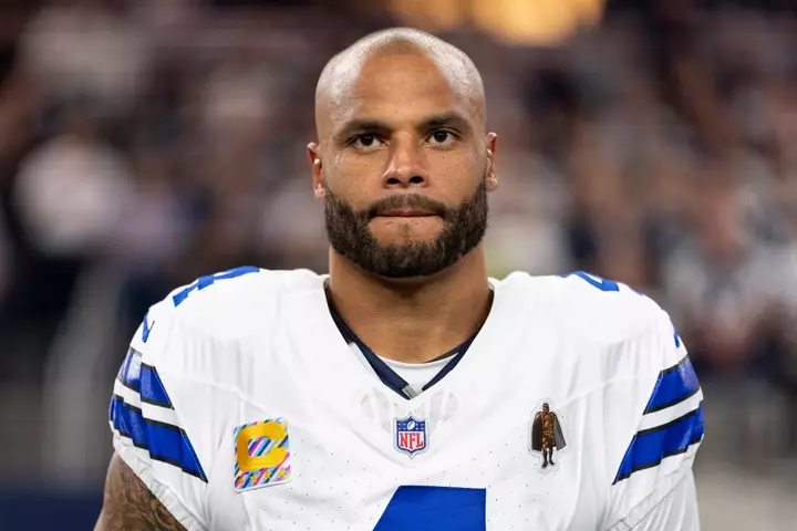 Russell Wilson Sends Dak Prescott Blunt Message Ahead of Cowboys-Eagles Clash