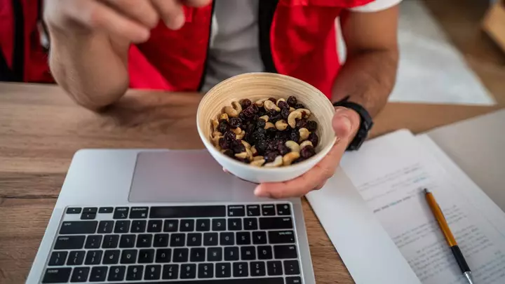 4 Nutrient-Dense Snacks Registered Dietitians Say Will Give You More Lasting Energy Than a Late Afternoon Cup of Coffee