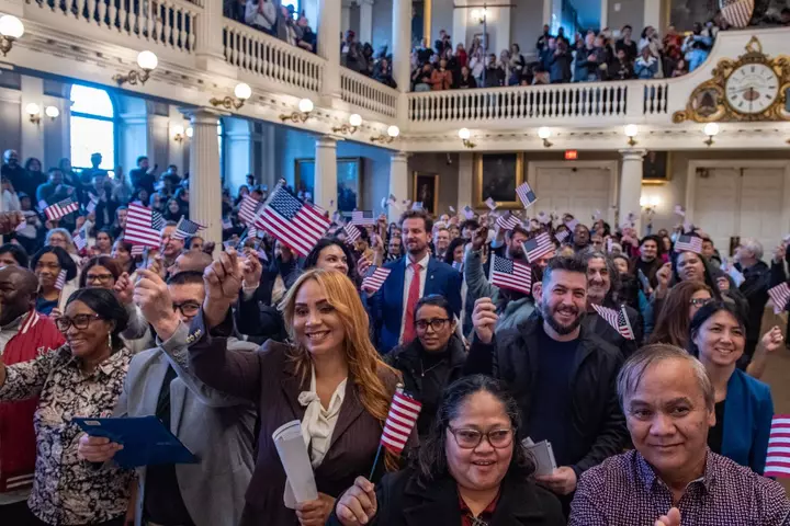 Green Card Holders' Citizenship Approvals Collapse Before Midterms