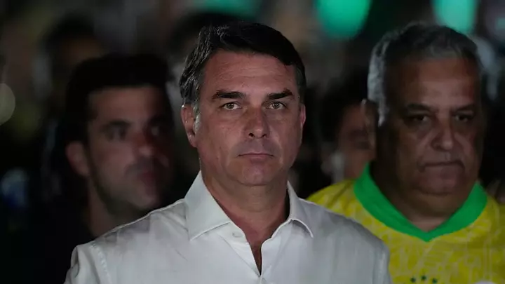 US to grant Flavio Bolsonaro visa as he flees Brazil and makes brief stop in Ecuador via Argentina