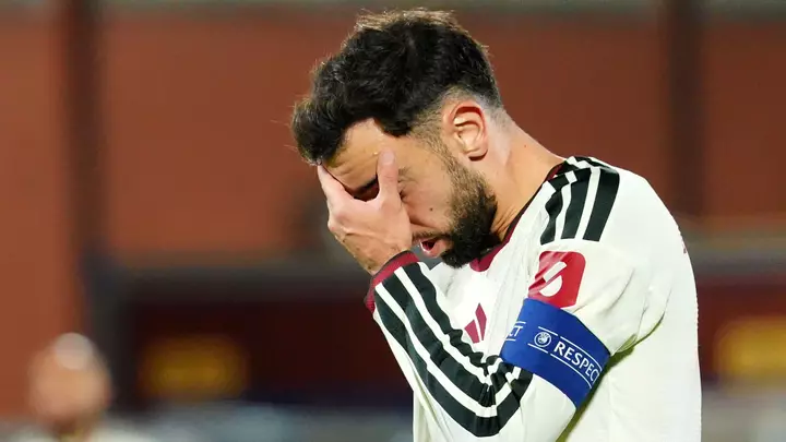 Carra: Fernandes comments 'disgraceful', but Carrick's time may be up