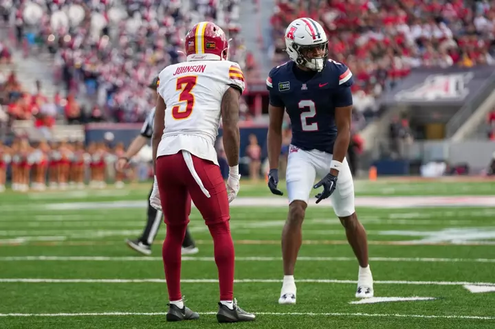 Arizona Wide Receiver Carted off Field With Scary Injury
