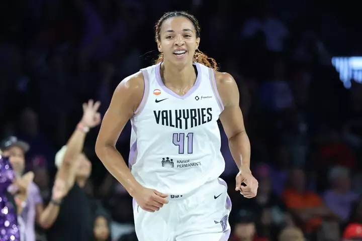 WNBA Analysts Give Props to Valkyries Center Kiah Stokes Ahead of Finals