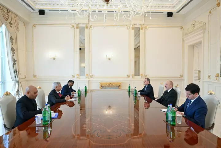 President Ilham Aliyev receives Minister of External Affairs of India (PHOTO)