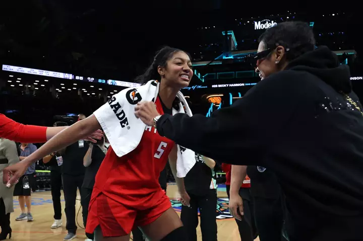 Former Dream All-Star Shares Advice to This Year's Team Ahead of Finals