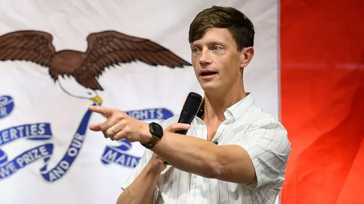 Dem bucks party over alleged Alaska vote-siphoning effort: 'Neither party should be doing it'