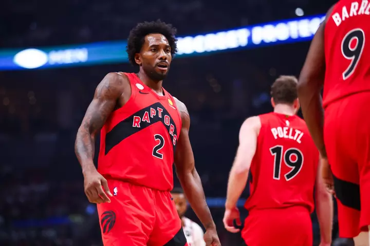 Raptors Kawhi Leonardun dağıdıcı zədəsi barədə yenilənmə alır