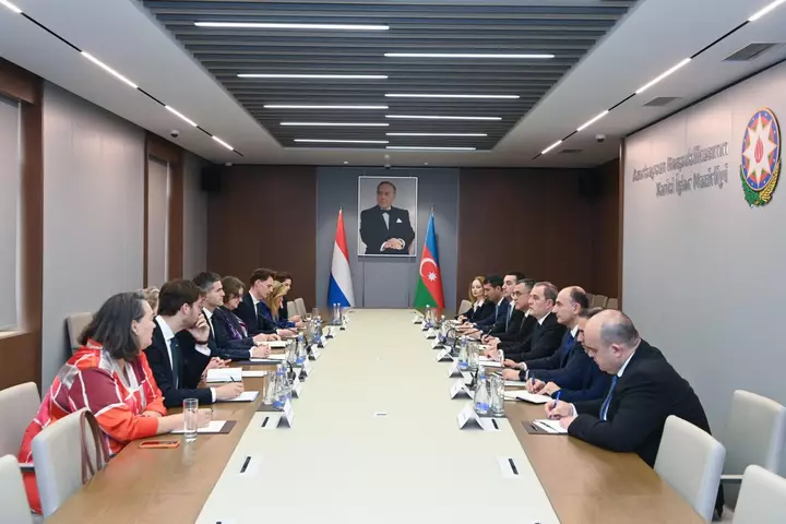 Azerbaycan, Niderlandlar ikitərəfli əməkdaşlığı genişləndirmək üzrə müzakirə edir (ŞƏKİL)
