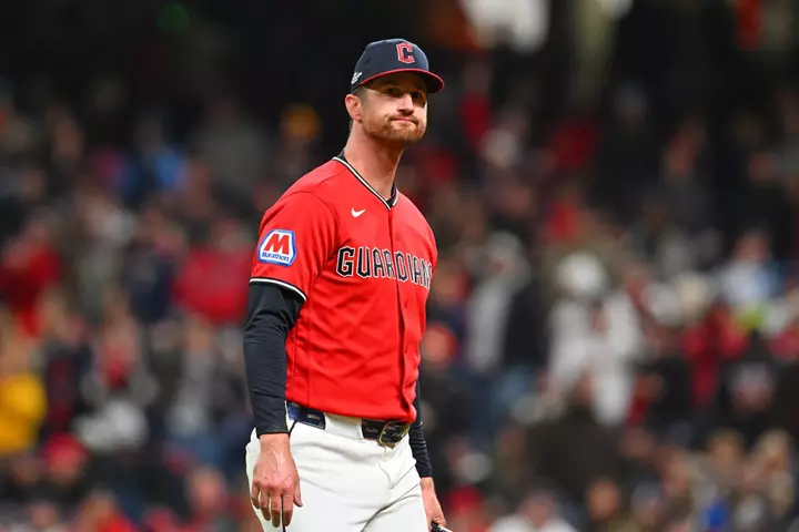 Cubs Urged to Sign 15-Win Star Pitcher to Bolster Starting Rotation