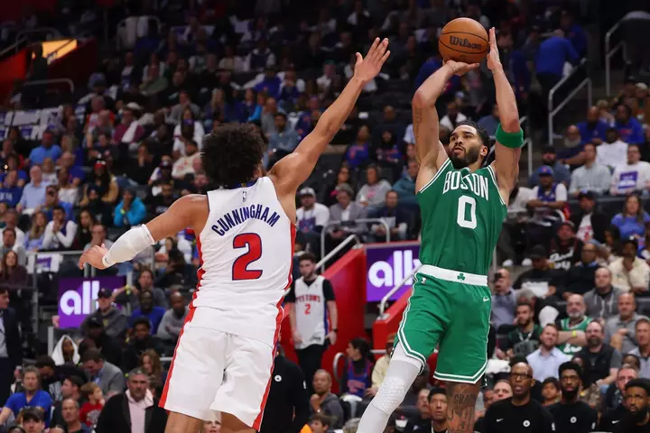 Celtics' Jayson Tatum Reacts to His Brutal Season-Opening Shooting Performance