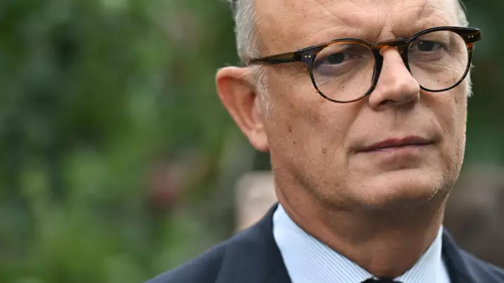 French presidential hopeful Édouard Philippe quizzed in embezzlement case