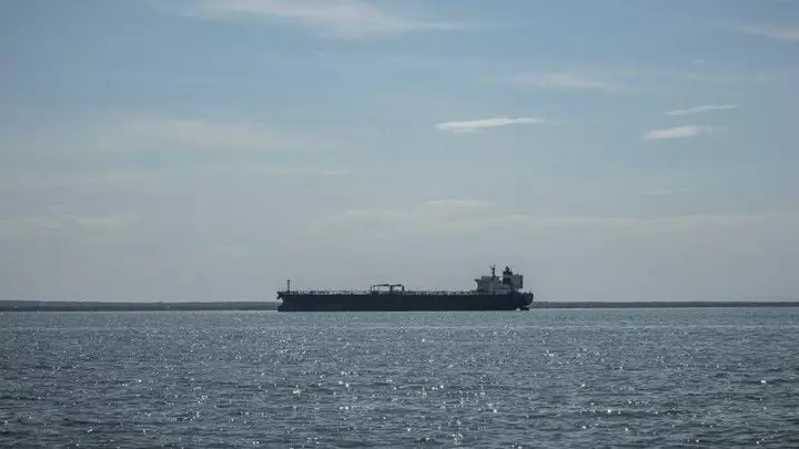 Tanker struck by unknown projectile off Saudi Arabia